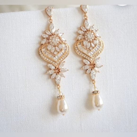 GlamorousBijoux Earrings - Picture 2 of 4